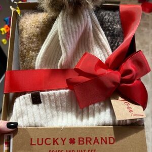 Lucky Brand Hat and Scarf set, multicolored